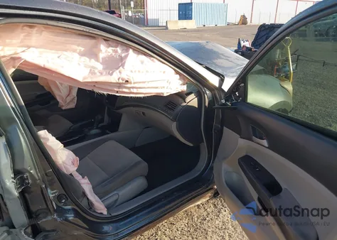 2009 Honda Accord 2.4 Lx-P из США, поврежденный, VIN JHMCP26439C010997